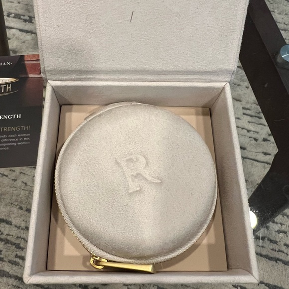 Freida Rothman Strength Bracelet - Picture 7 of 12